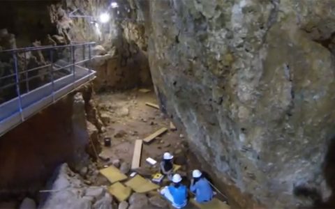 Chantier de fouilles de la grotte du Lazaret