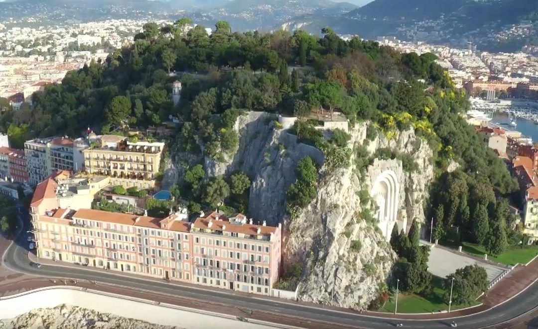 Regards croisés : la colline du Château