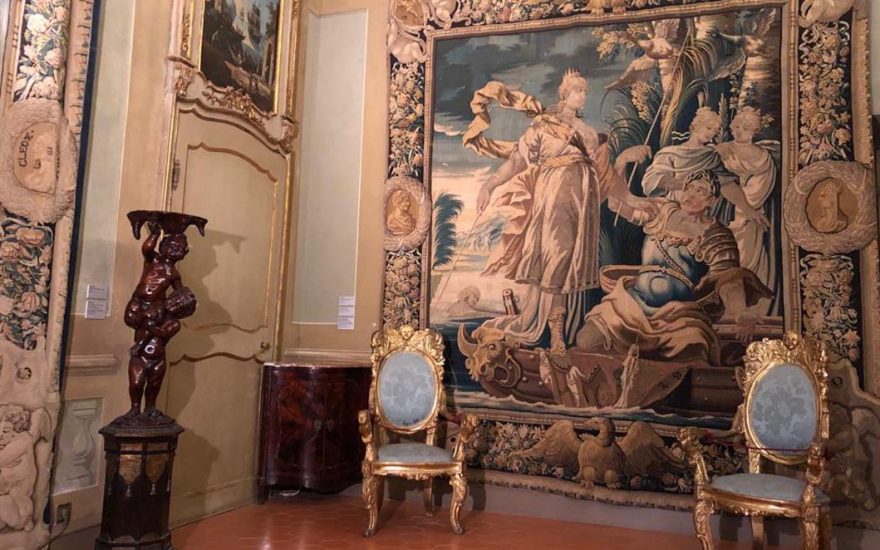 La restauration d’une tapisserie : la tenture de Cléopâtre