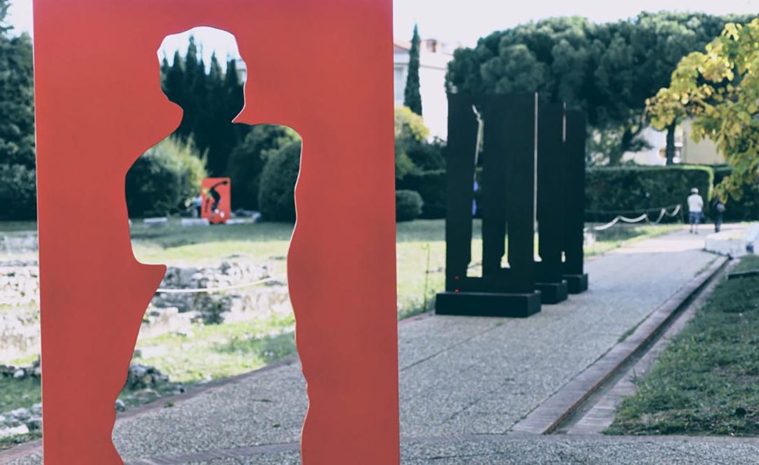 Reportage à l’occasion de l’exposition « Sosno squatte l’Antique » au Musée d’Archéologie de Nice