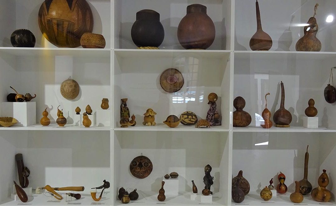 À la découverte d’instruments de musique en gourdes et calebasses, au Palais Lascaris